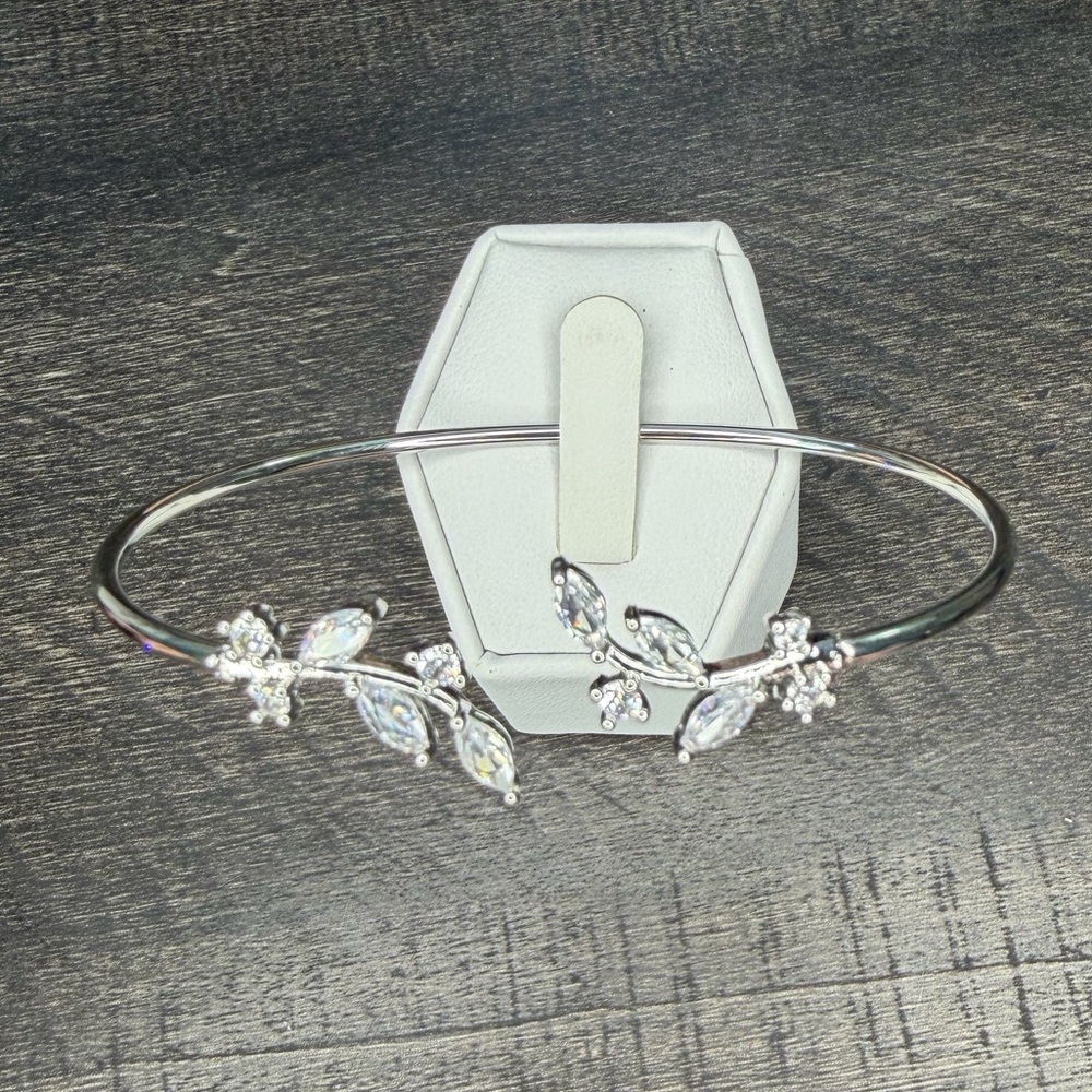NEW Silver Leaf Bangle Bracelet